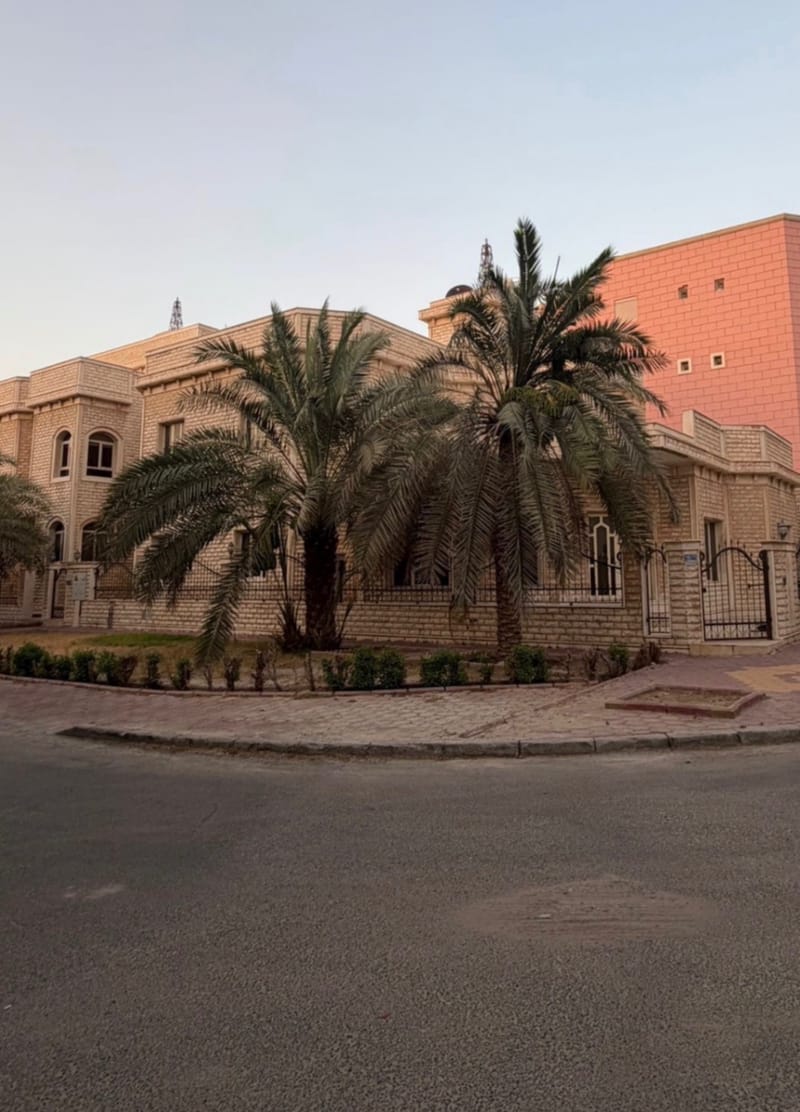 للبيع بيت في الزهراء — 2