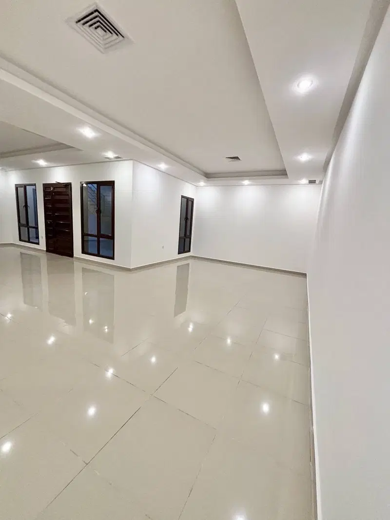 Floor For Rent in Zahra — 8