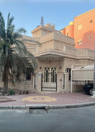 للبيع بيت في القرين